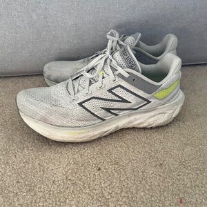 New Balance 1080 Mens sneakers sz 9